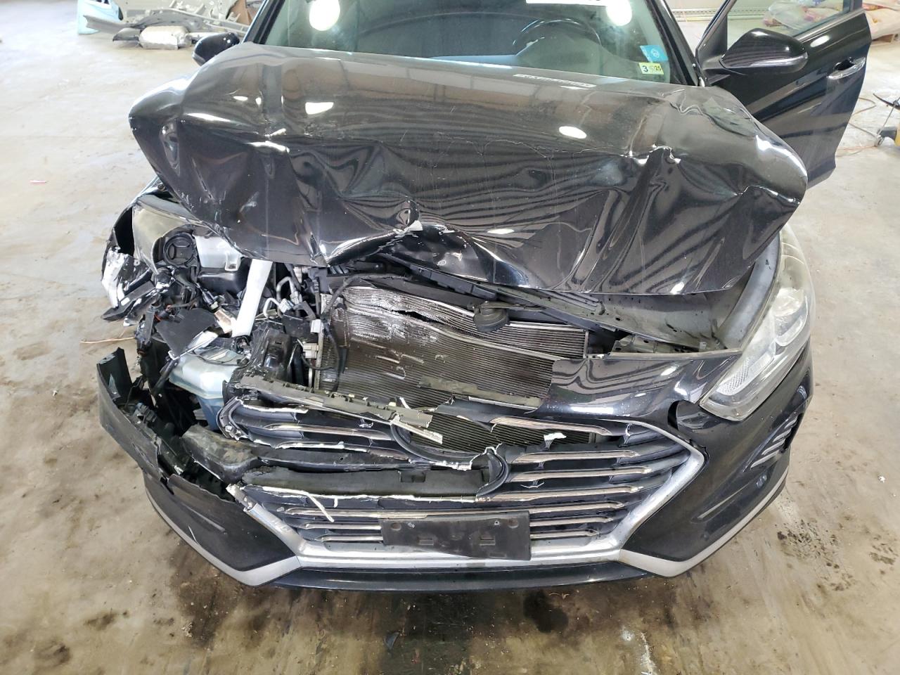 2018 Hyundai Sonata - Image 11