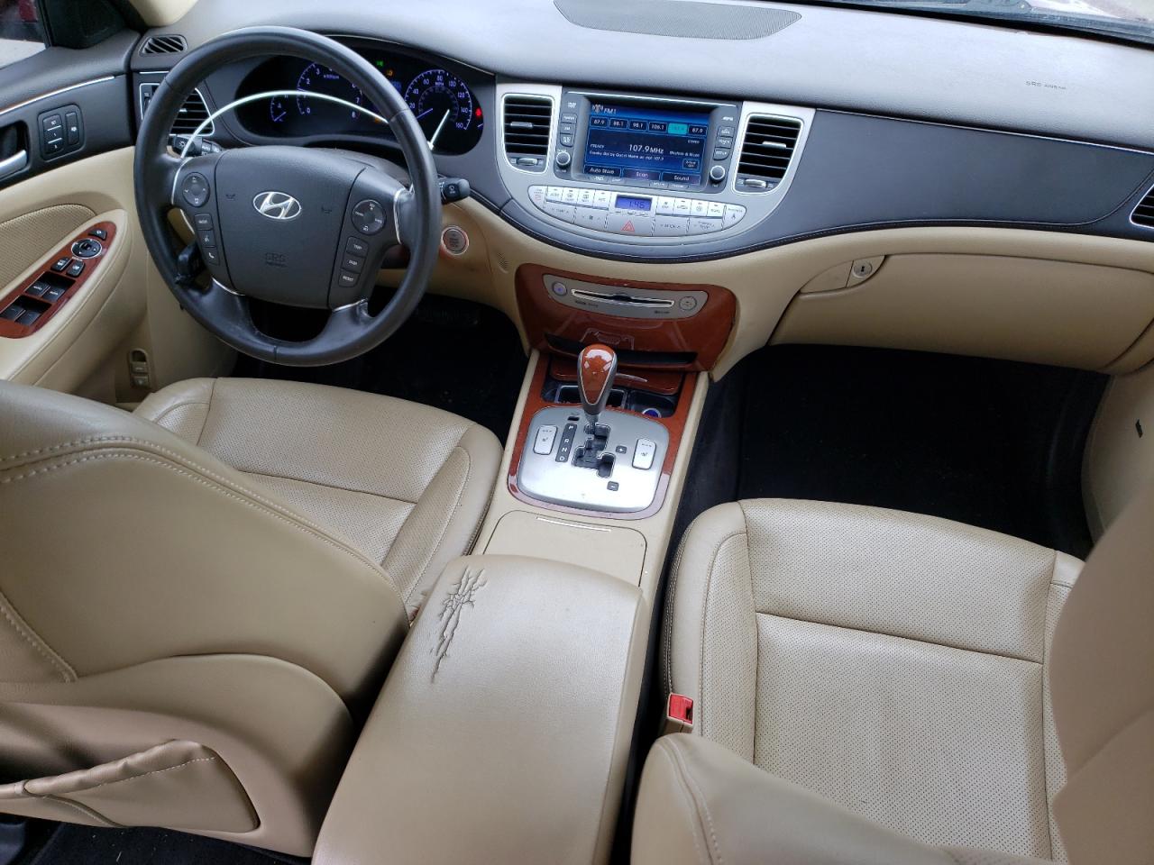 2013 Hyundai Genesis - Image 8