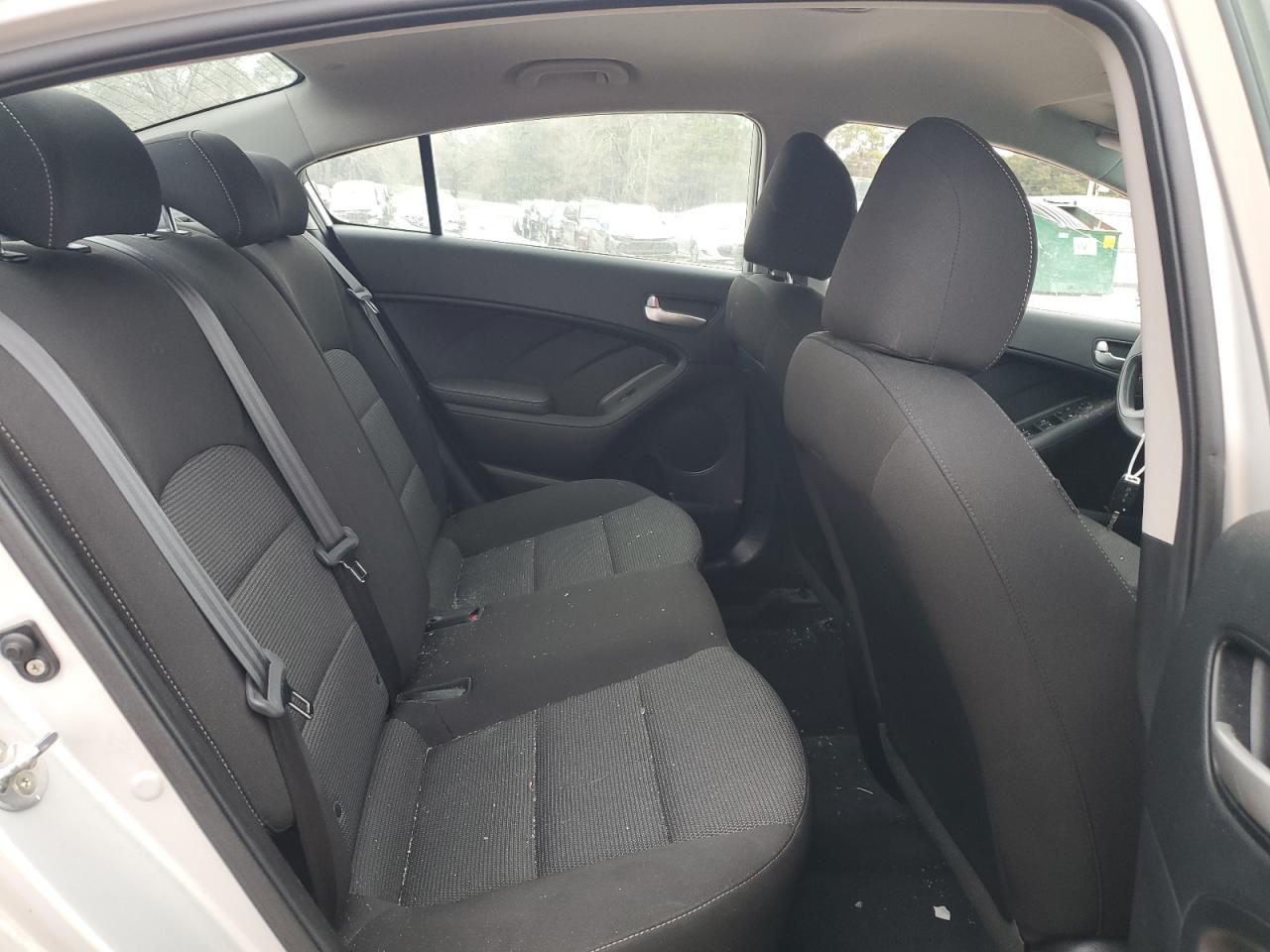 2017 Kia Forte - Image 10
