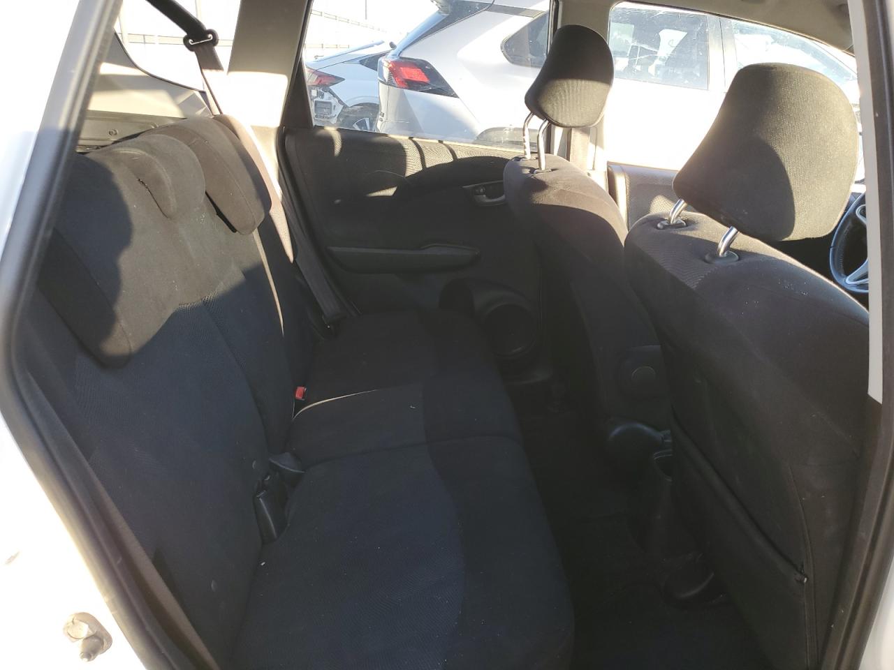 2011 Honda Fit - Image 10