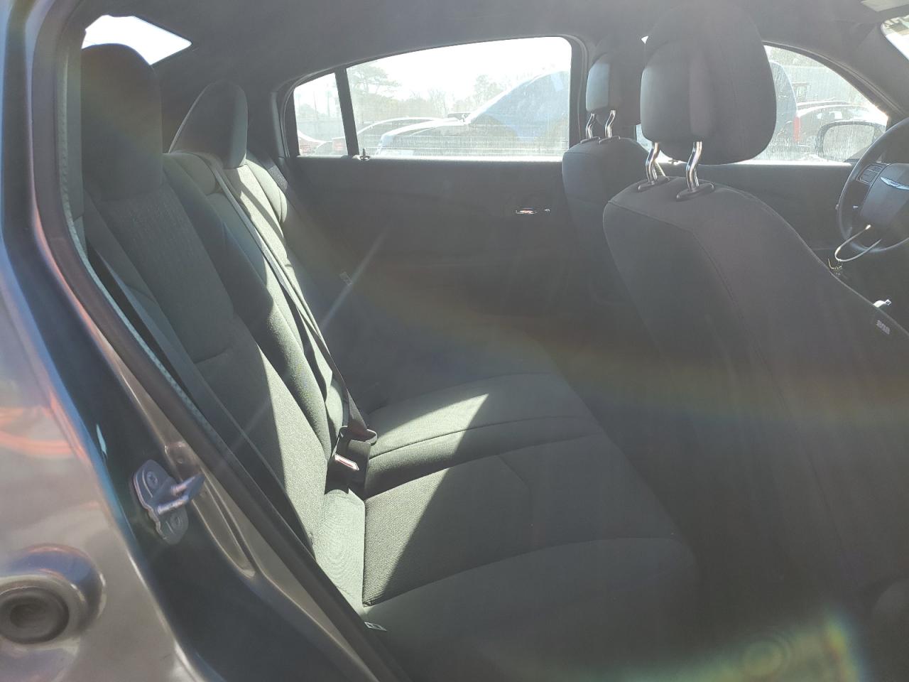 2011 Chrysler 200 - Image 10