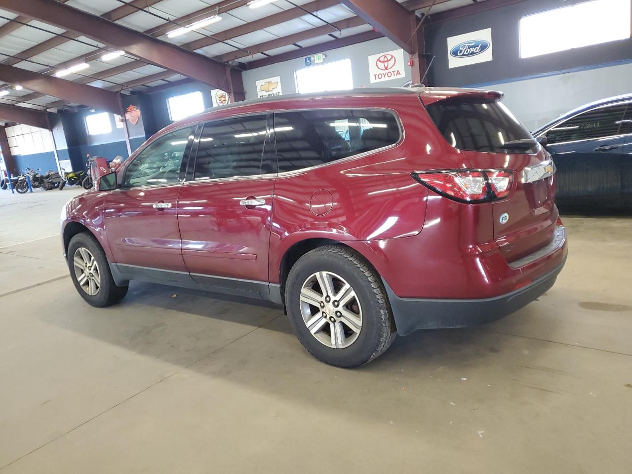 VIN 1GNKRHKD1FJ262682 2015 CHEVROLET TRAVERSE no.2