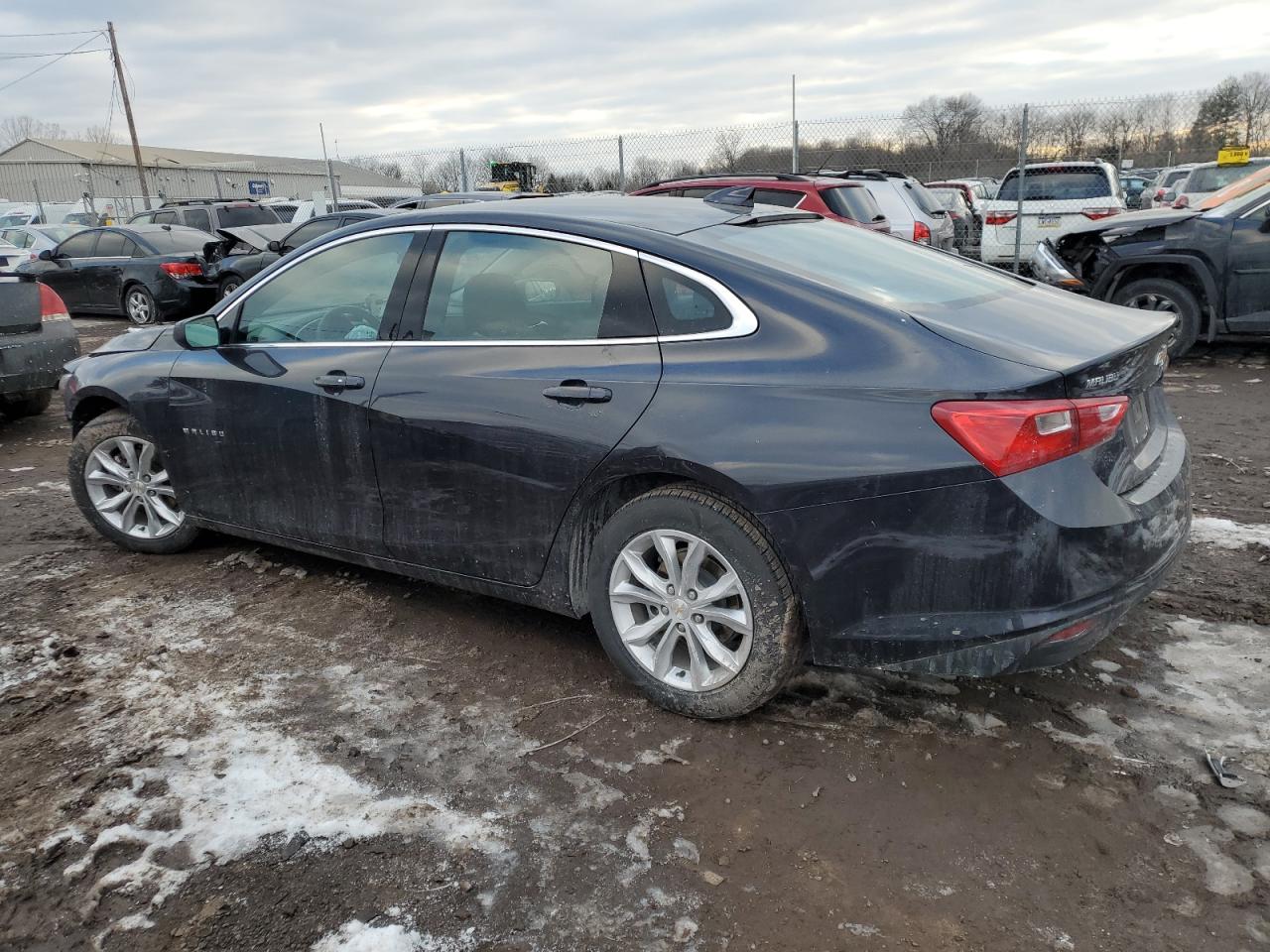 2023 Chevrolet Malibu - Image 2