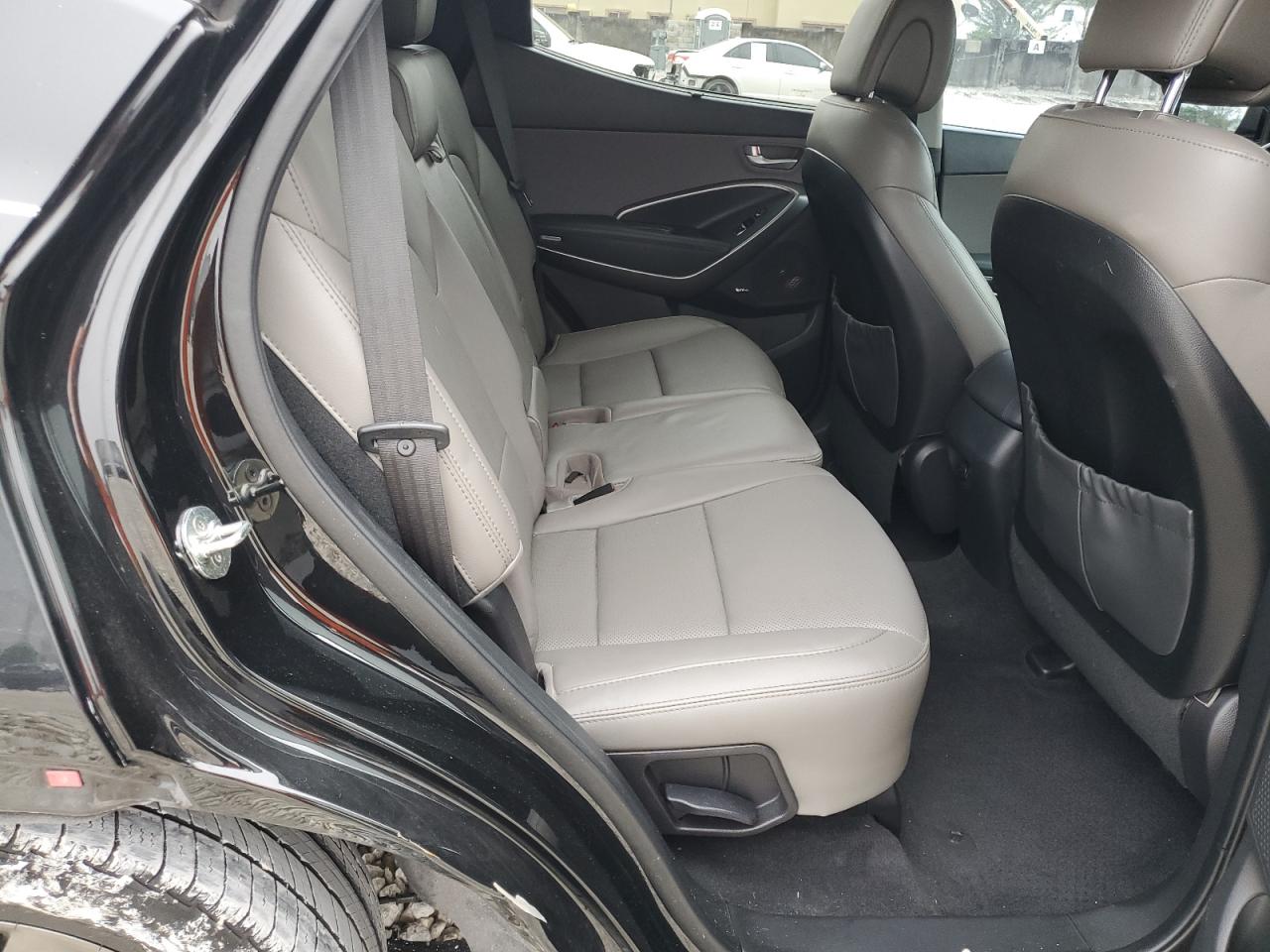 2018 Hyundai Santa Fe - Image 10
