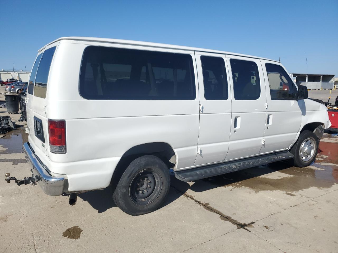 2013 Ford Econoline - Image 3