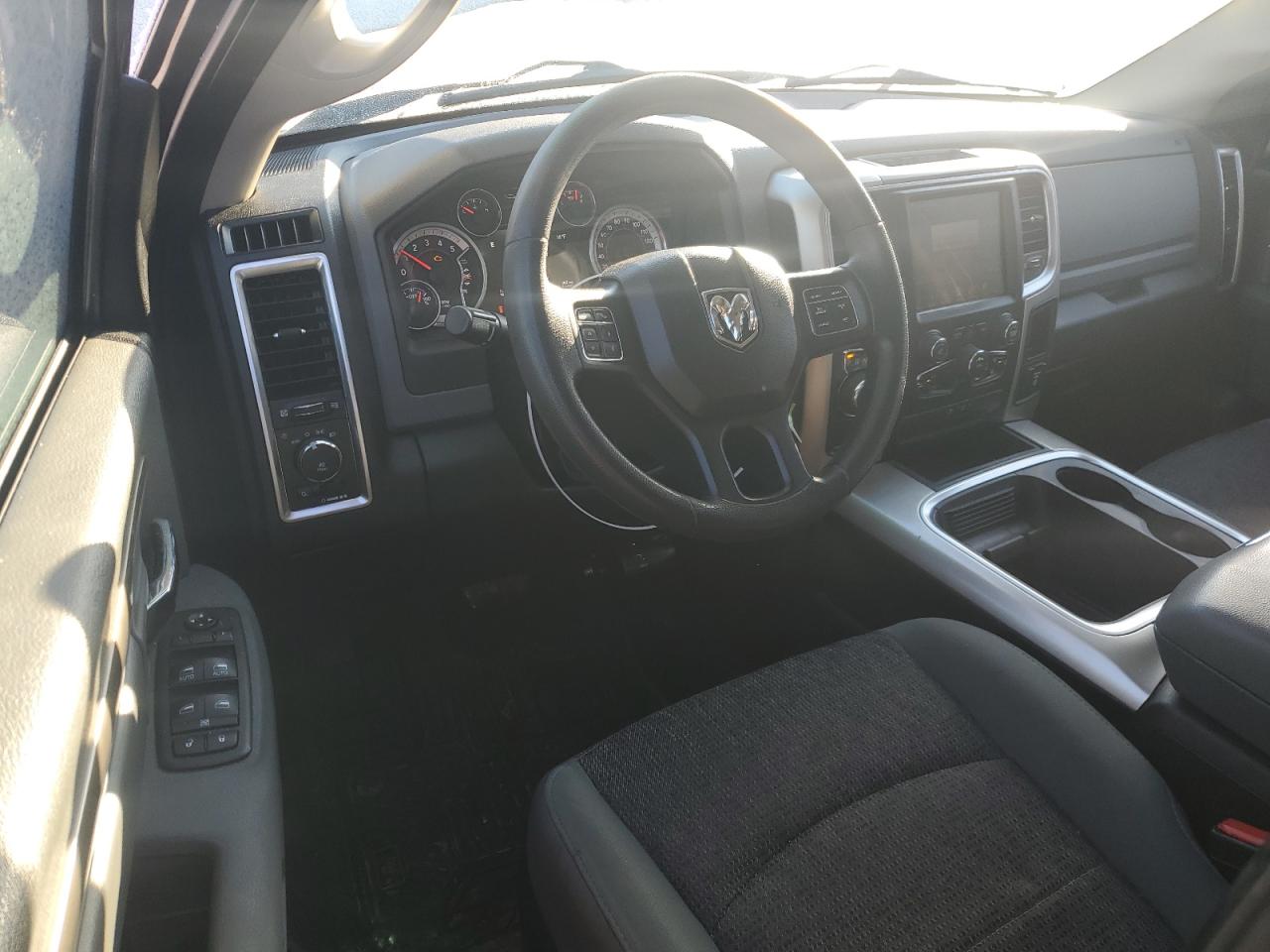 2016 RAM 1500 - Image 8