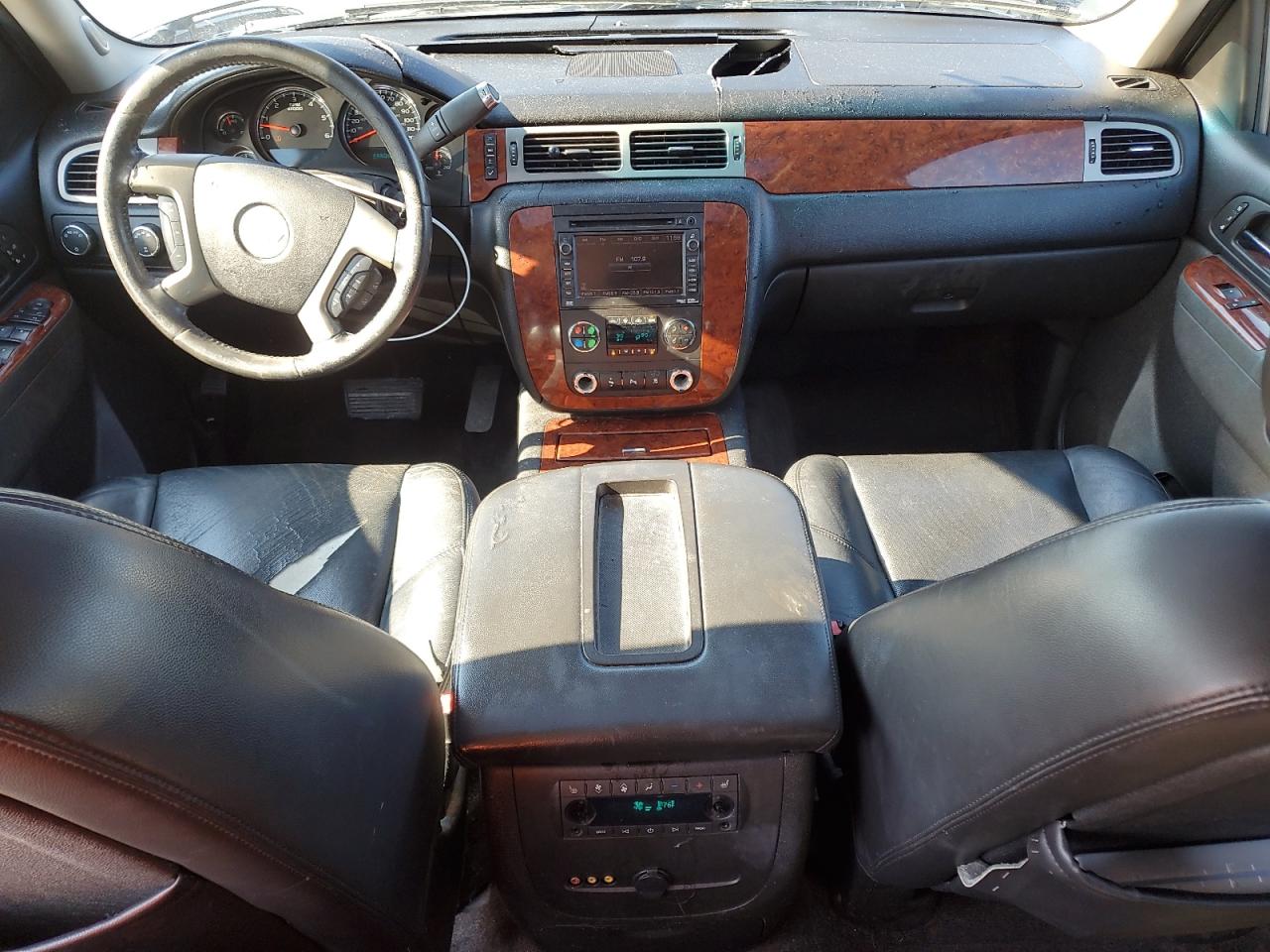 2011 Chevrolet Suburban - Image 8