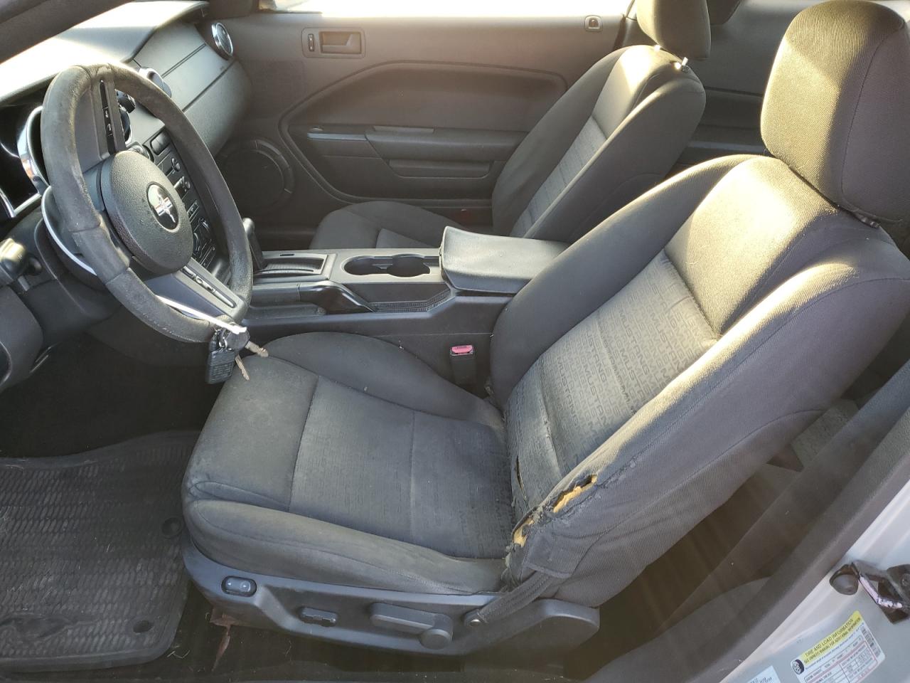 2005 Ford Mustang - Image 7