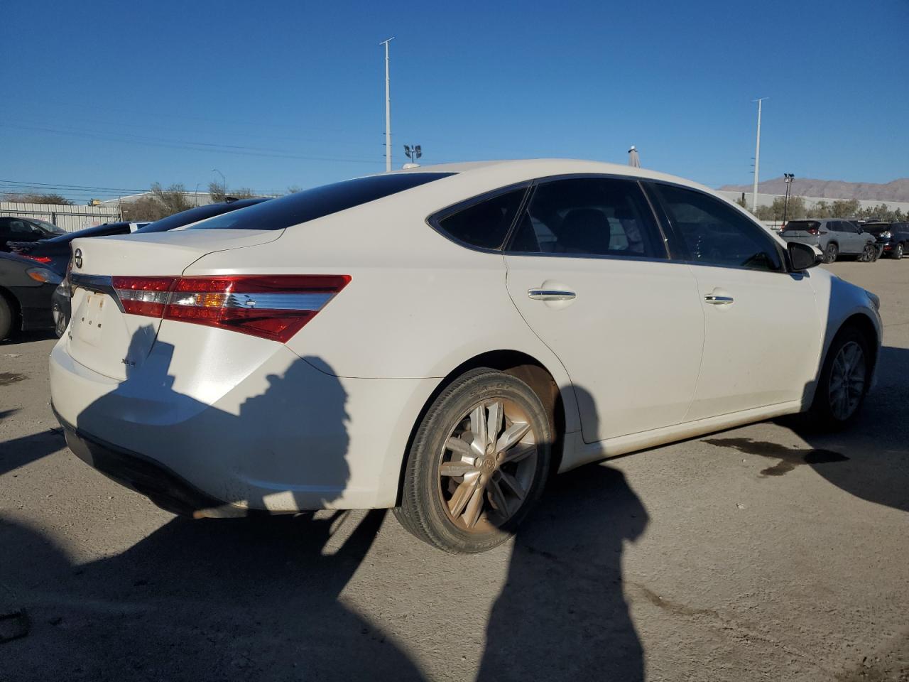 2015 Toyota Avalon - Image 3