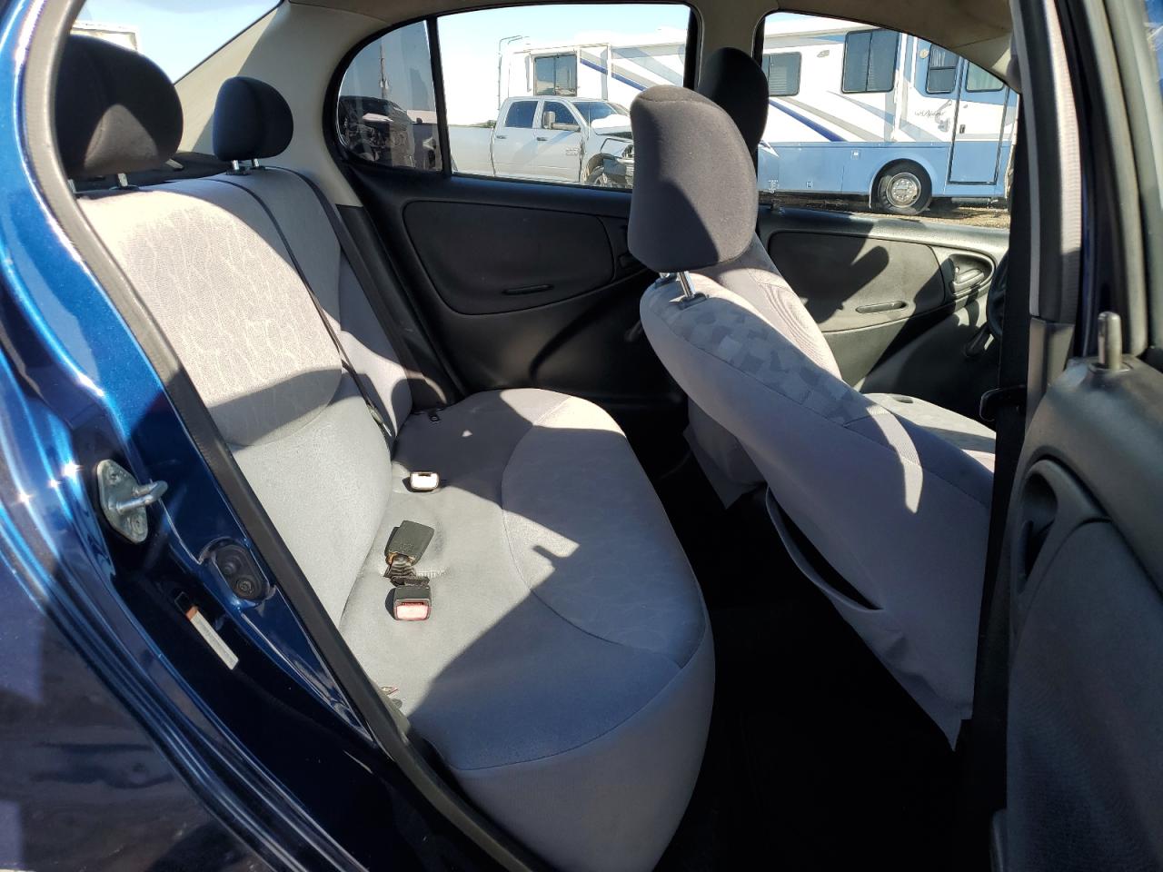 2003 Toyota Echo - Image 10