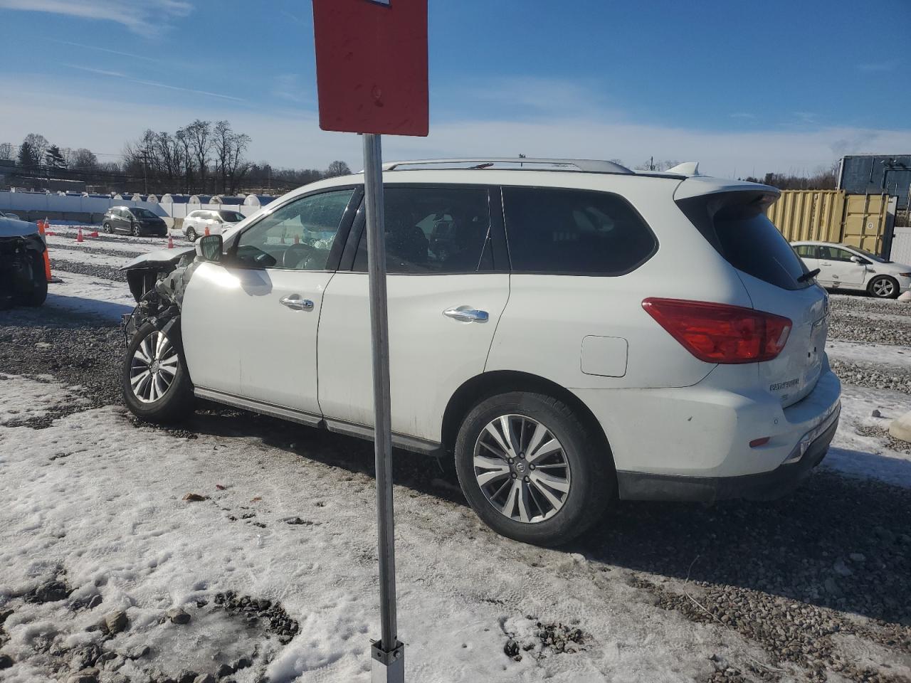 2020 Nissan Pathfinder - Image 2