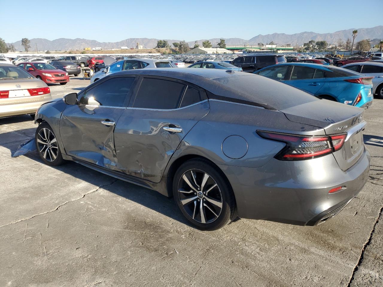 2021 Nissan Maxima - Image 2