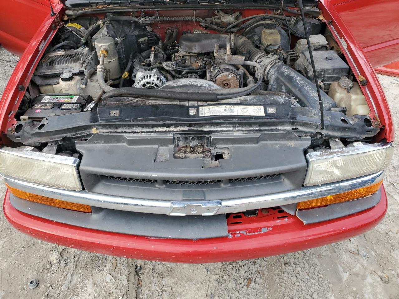2000 Chevrolet S-10 Pickup - Image 11