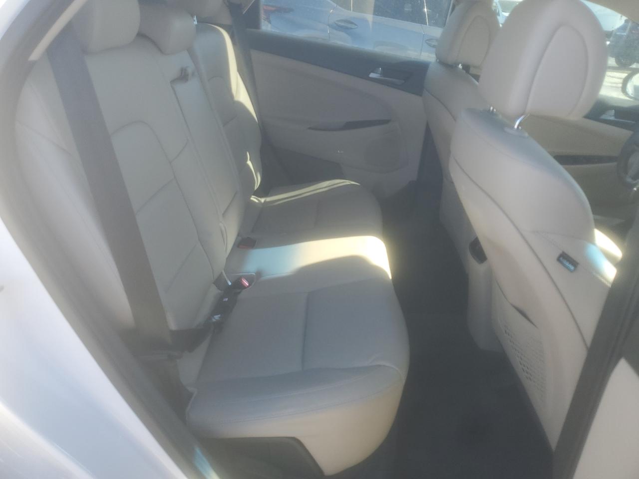 2017 Hyundai Tucson - Image 11