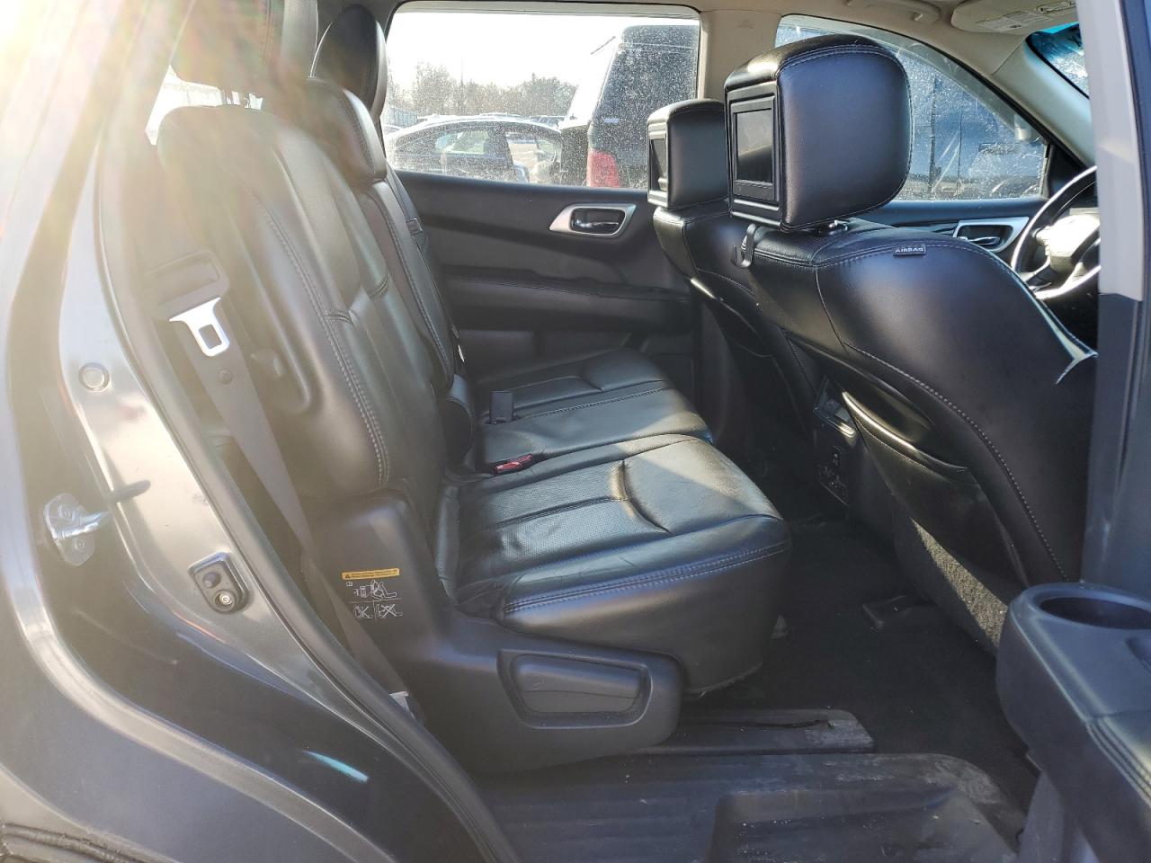 2014 Nissan Pathfinder - Image 11