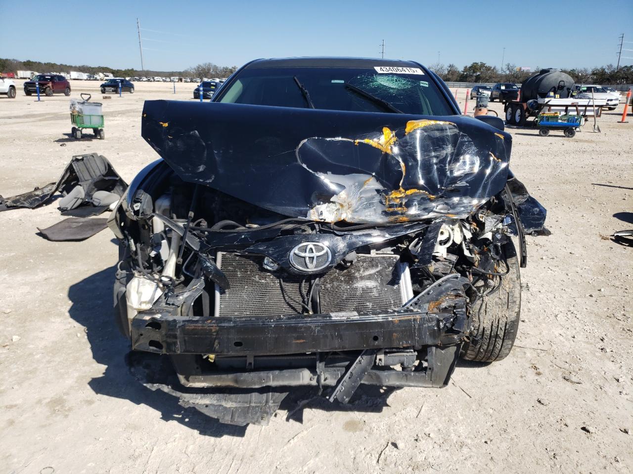 2011 Toyota Camry - Image 5