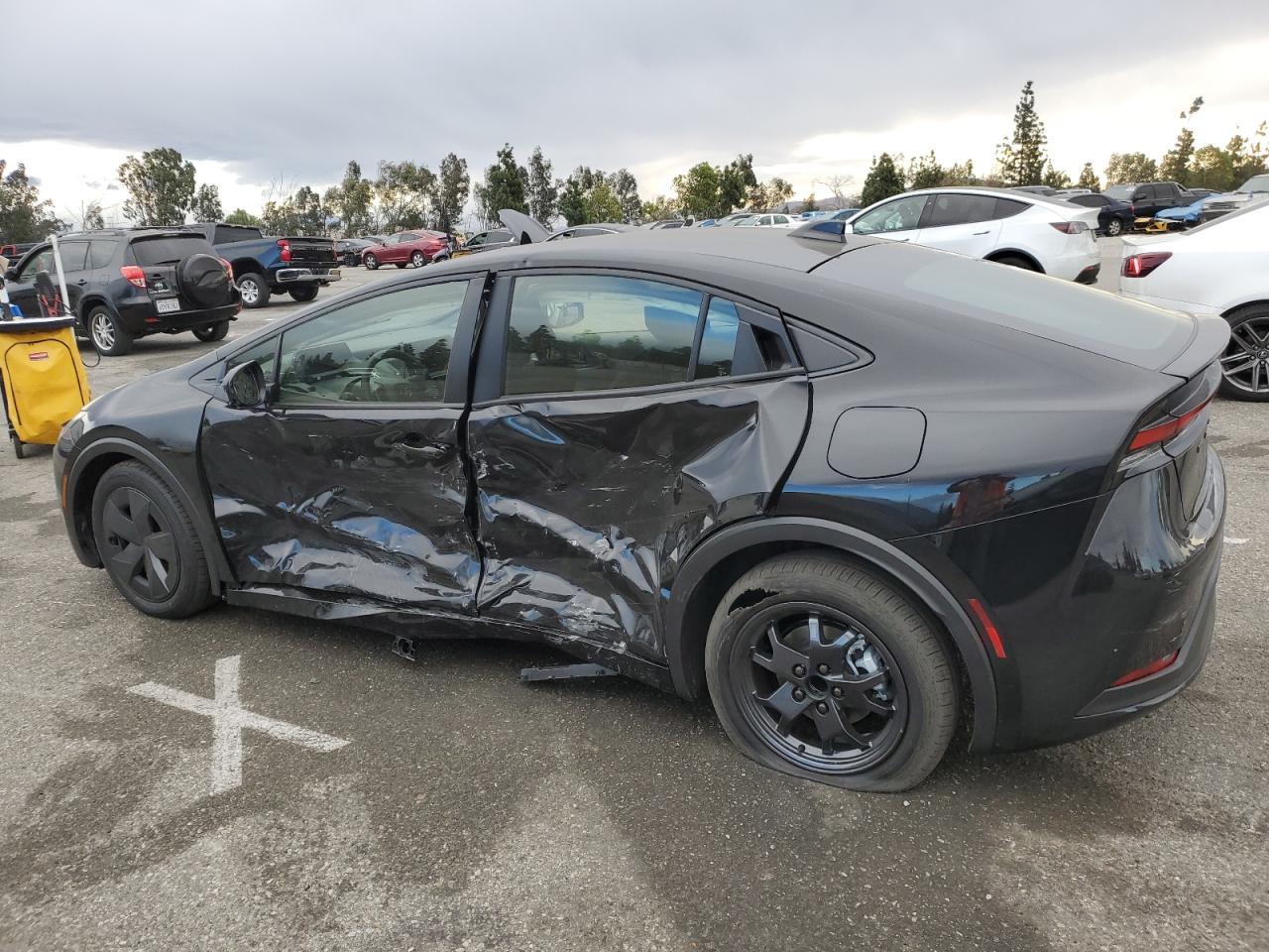 2024 Toyota Prius - Image 2