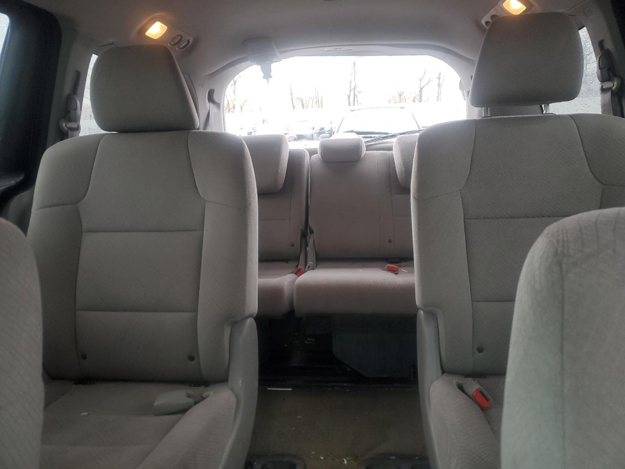 2015 Honda Odyssey - Image 10