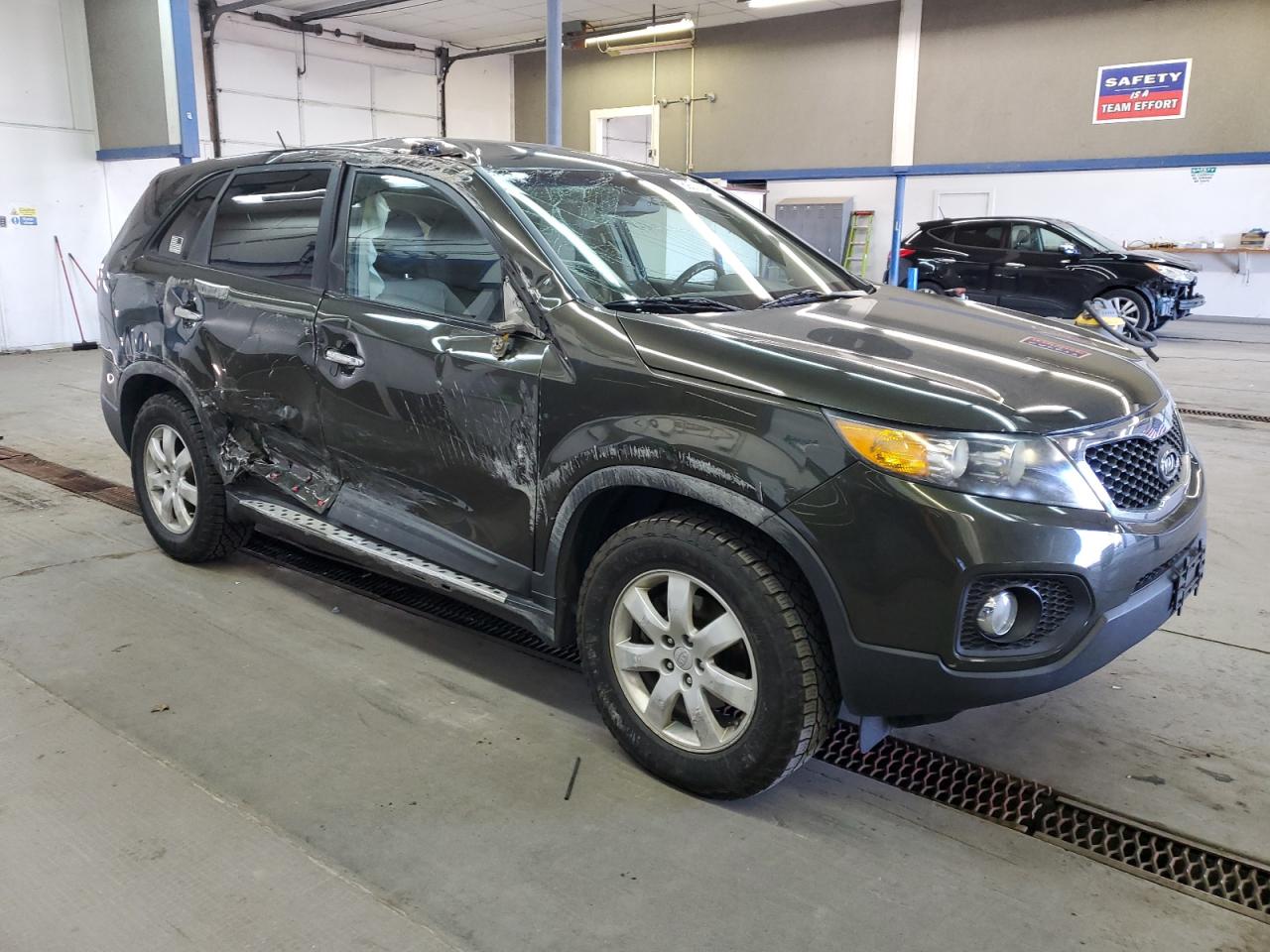 2011 Kia Sorento - Image 4