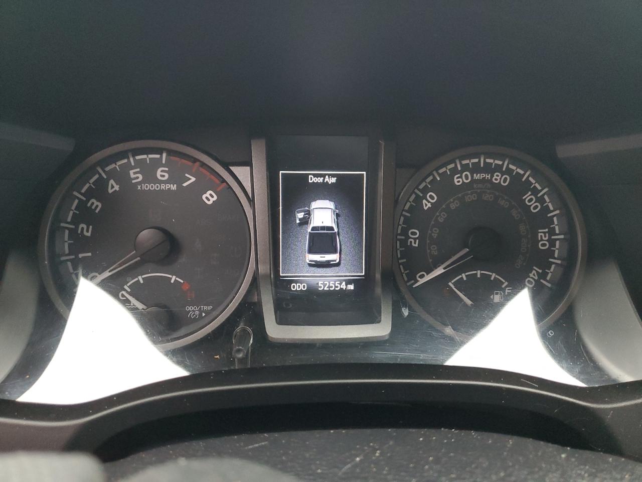 2018 Toyota Tacoma - Image 9