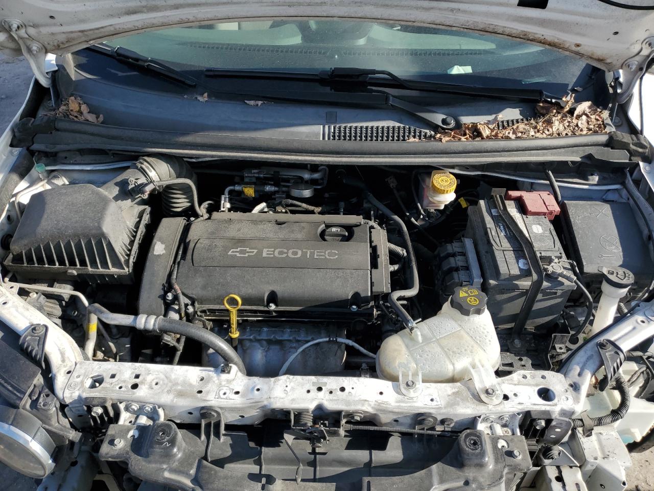 2016 Chevrolet Sonic - Image 11