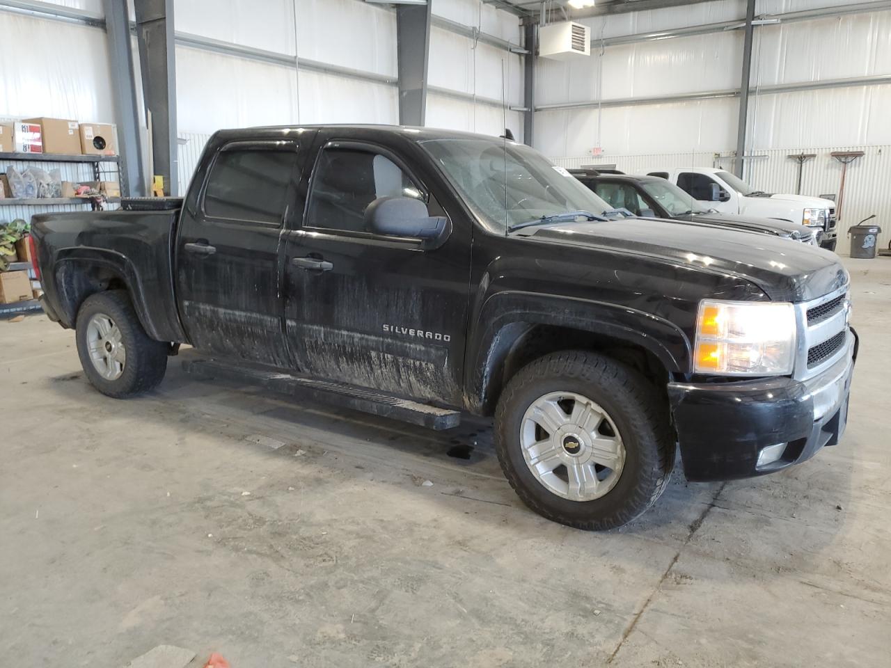 2011 Chevrolet Silverado - Image 4