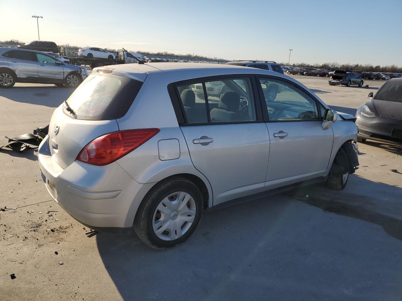 2011 Nissan Versa - Image 3