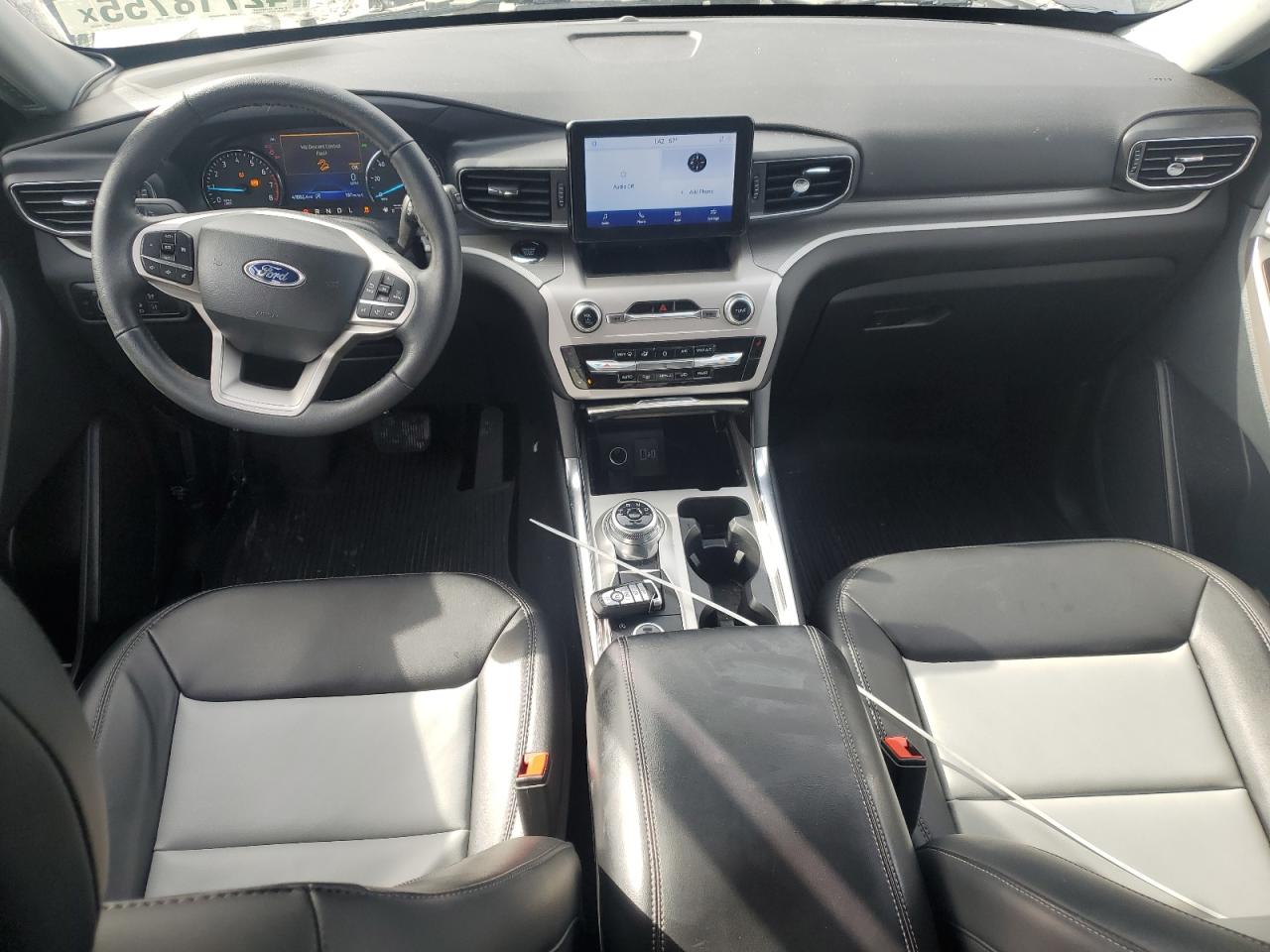 2023 Ford Explorer - Image 8