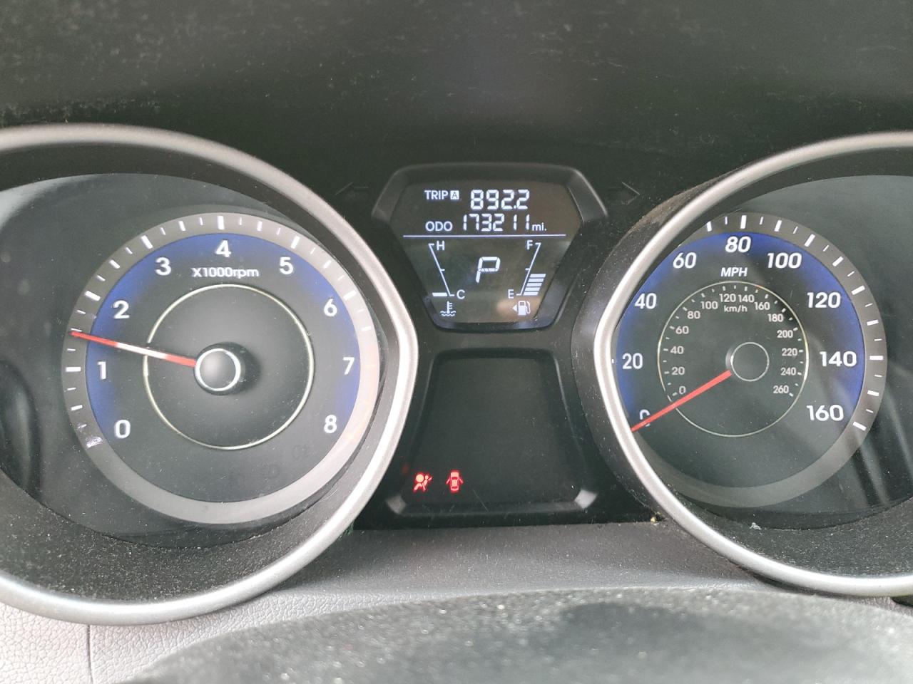 2012 Hyundai Elantra - Image 9