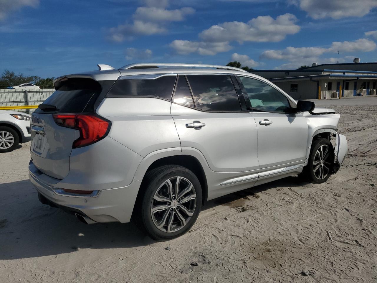 2018 GMC Terrain - Image 3