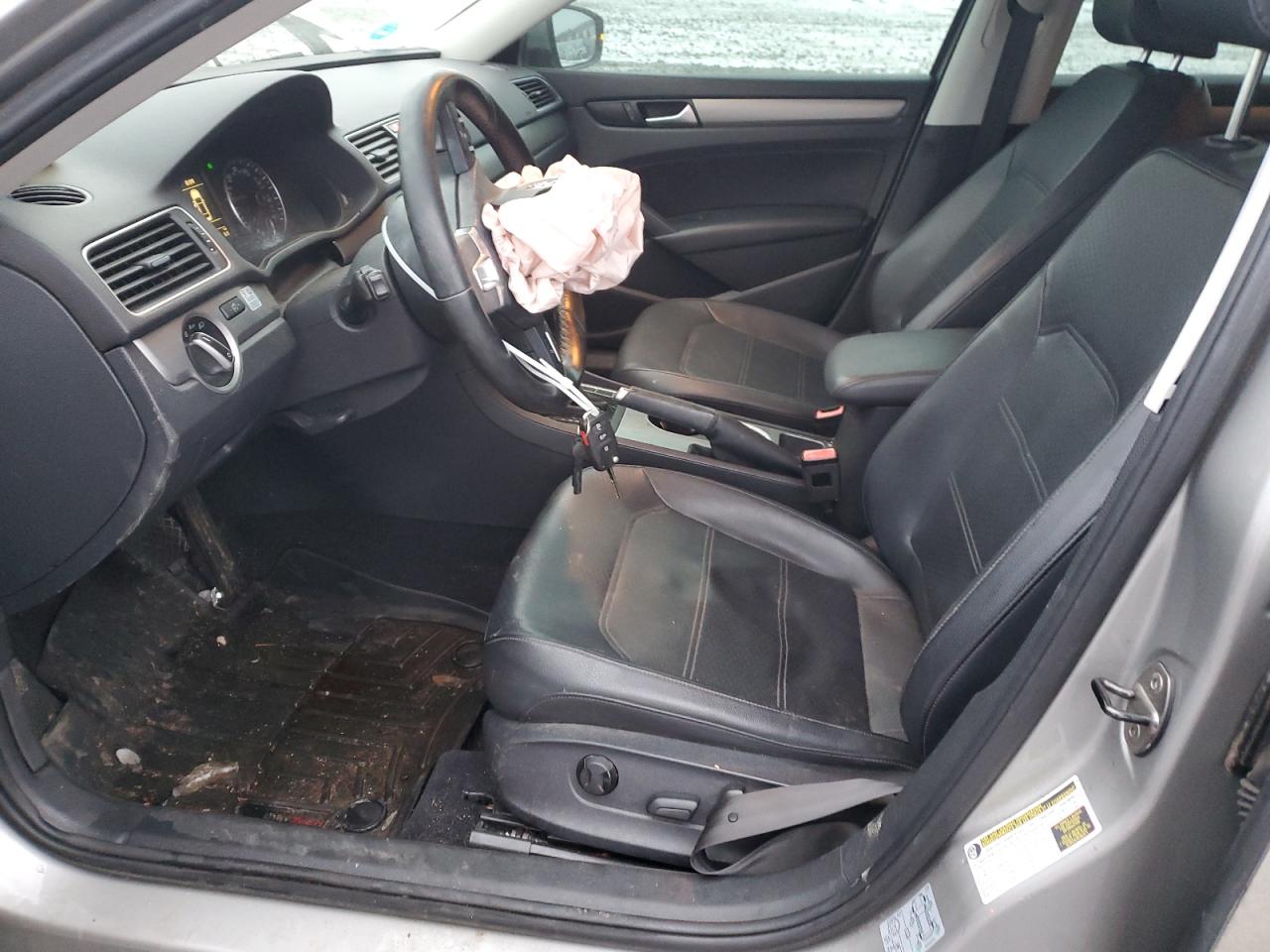2014 Volkswagen Passat - Image 7