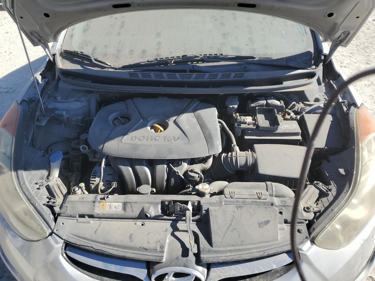 2013 Hyundai Elantra - Image 11