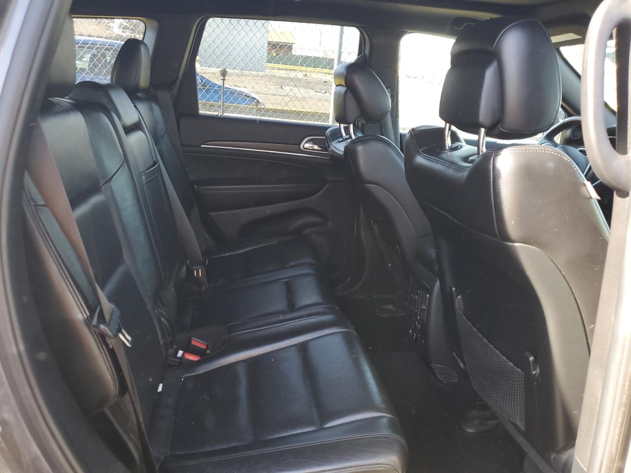 2019 Jeep Grand Cherokee - Image 10
