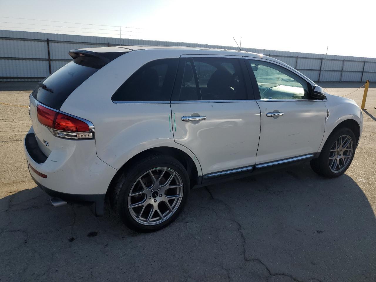 2013 Lincoln MKX - Image 3