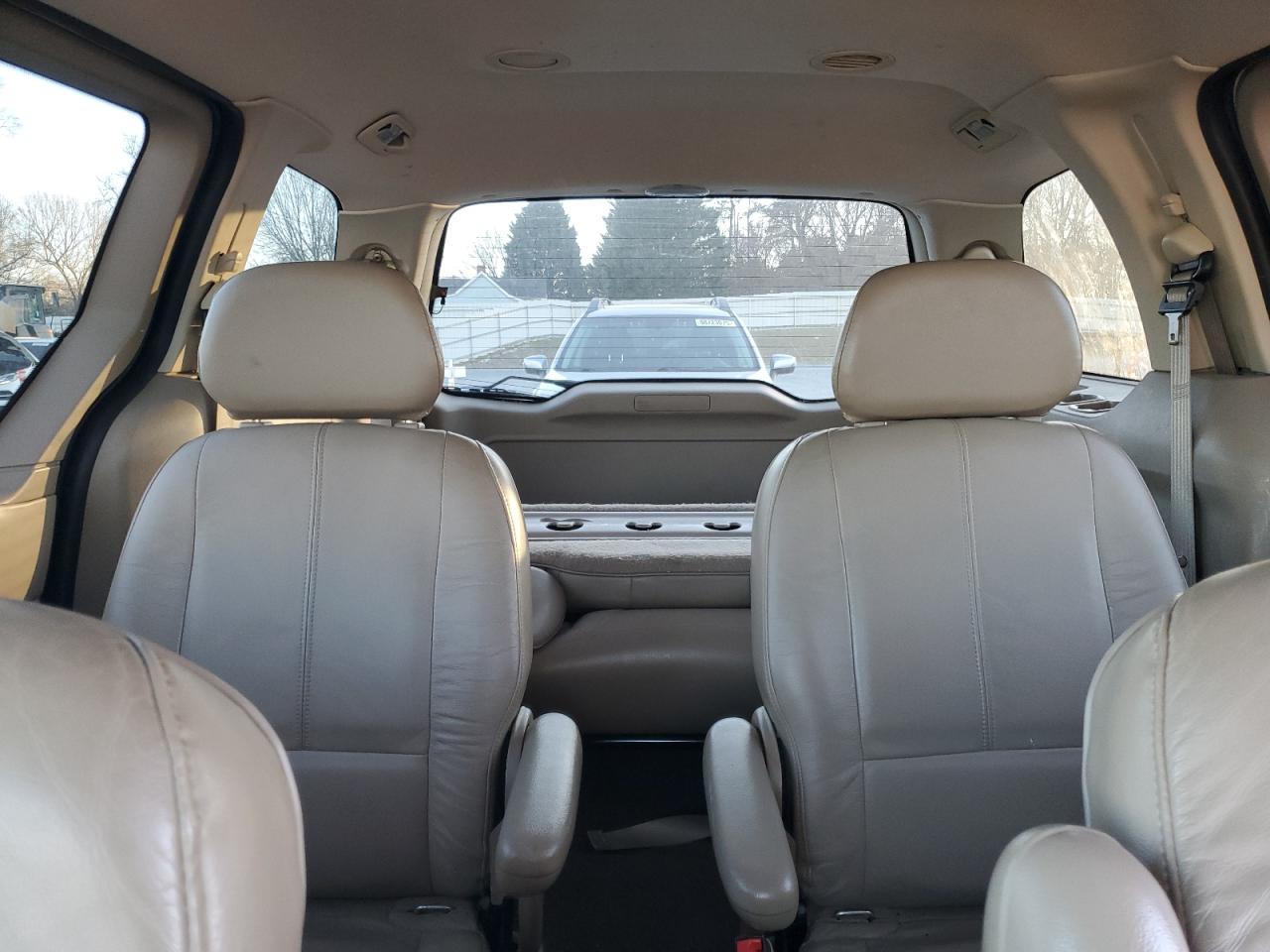 2001 Ford Windstar - Image 10