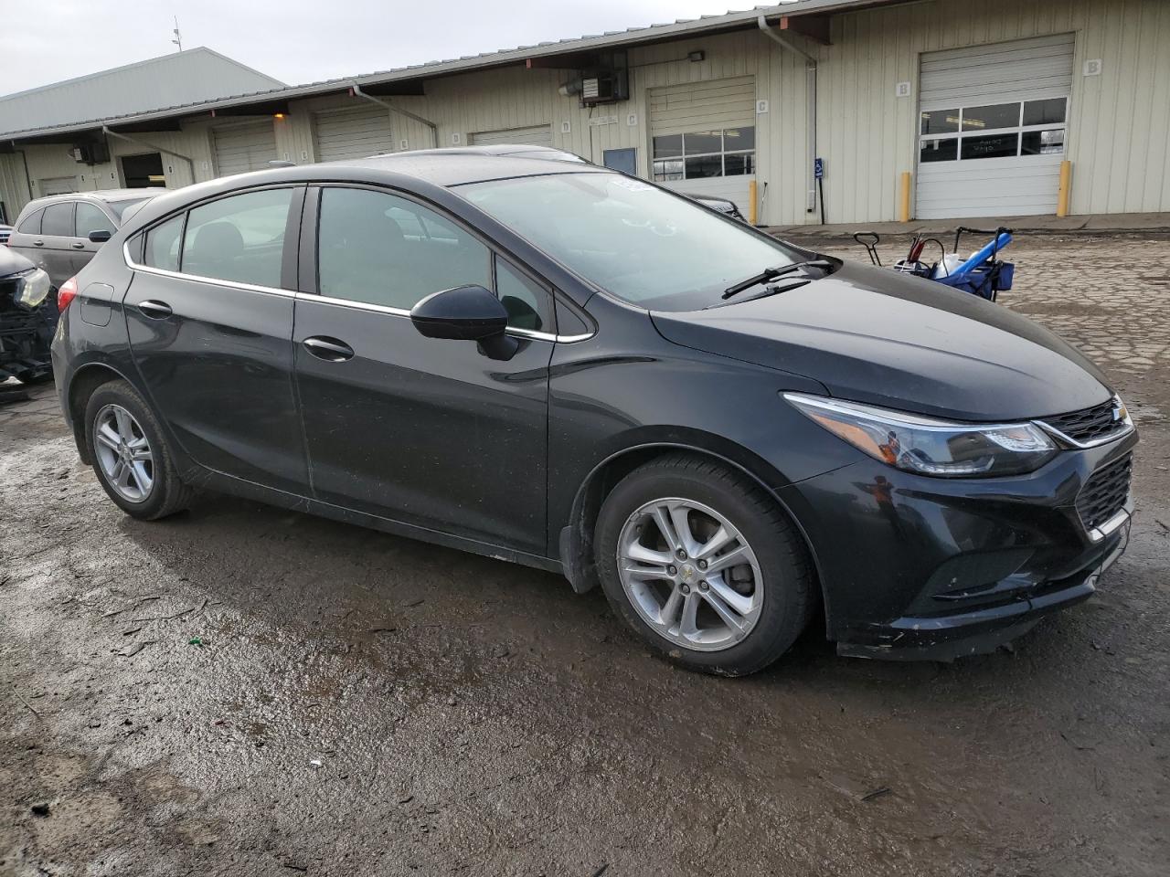2018 Chevrolet Cruze - Image 4