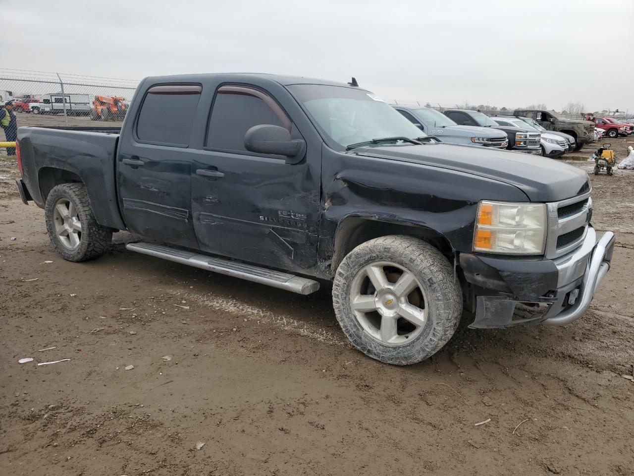 2011 Chevrolet Silverado - Image 4