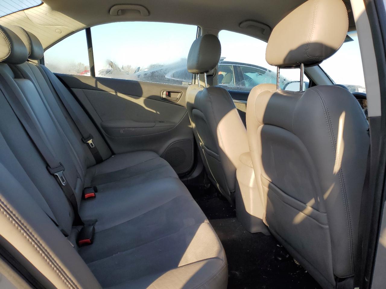 2009 Hyundai Sonata - Image 10
