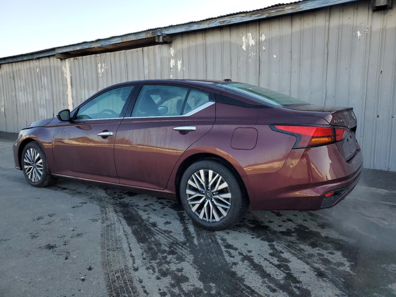 2024 Nissan Altima - Image 2