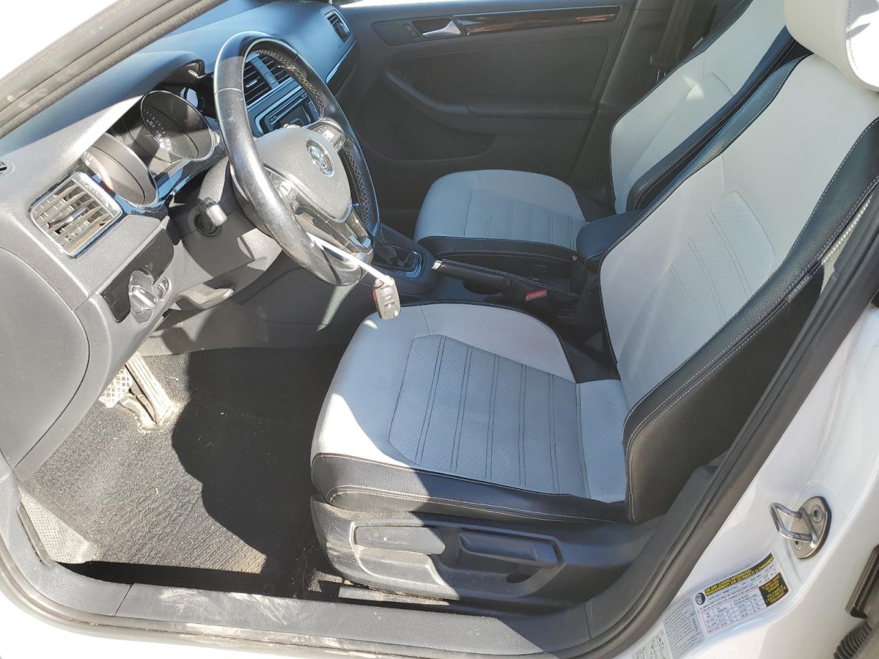 2015 Volkswagen Jetta - Image 7