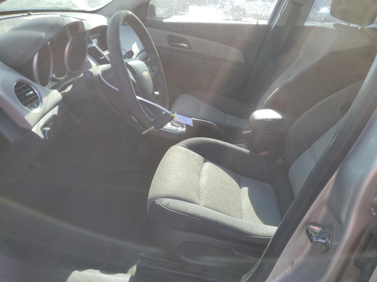 2014 Chevrolet Cruze - Image 7