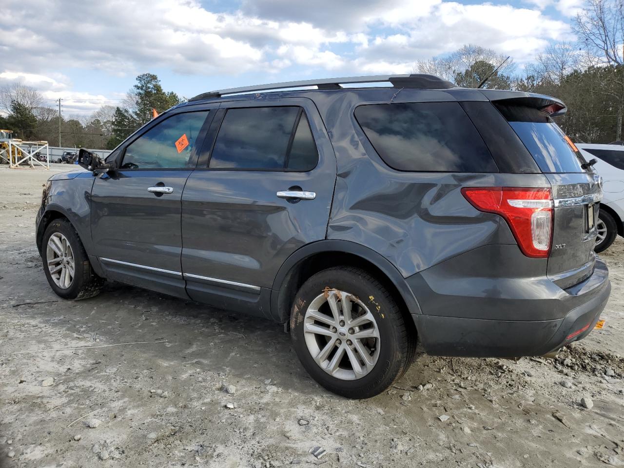 2015 Ford Explorer - Image 2
