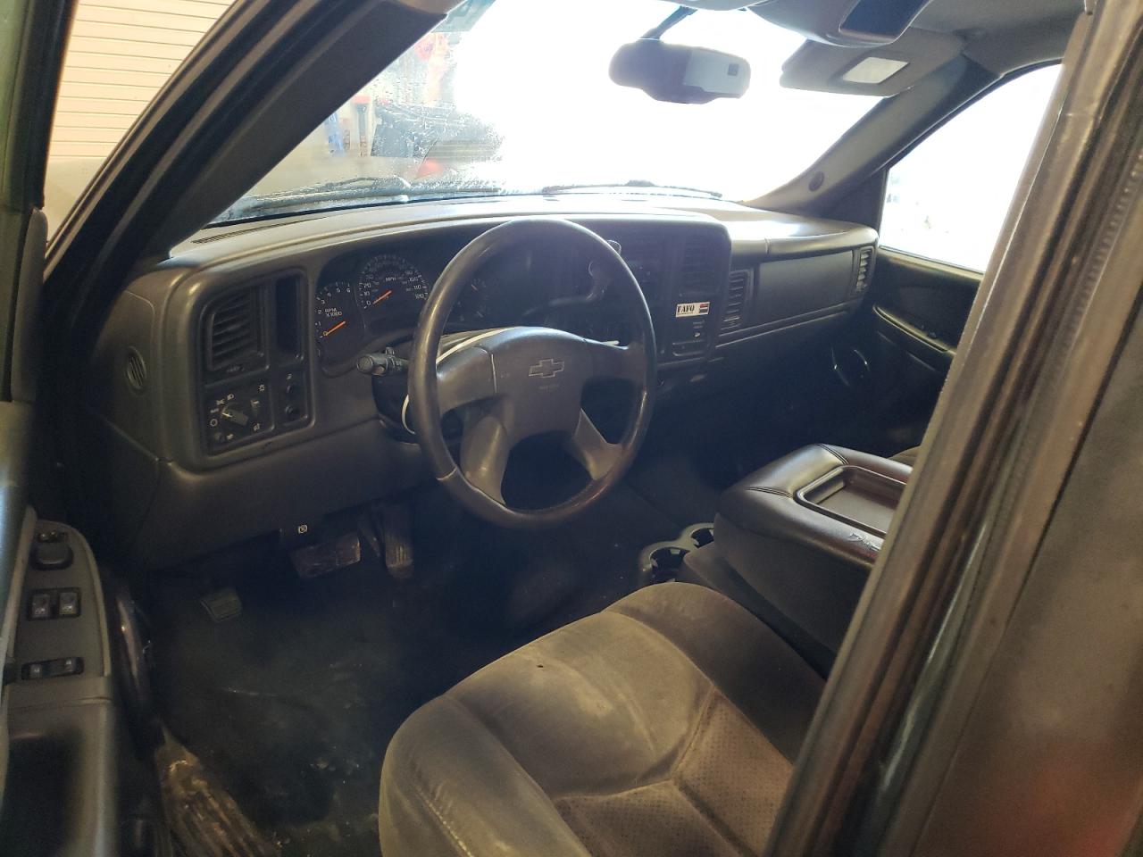 2003 Chevrolet Silverado - Image 8
