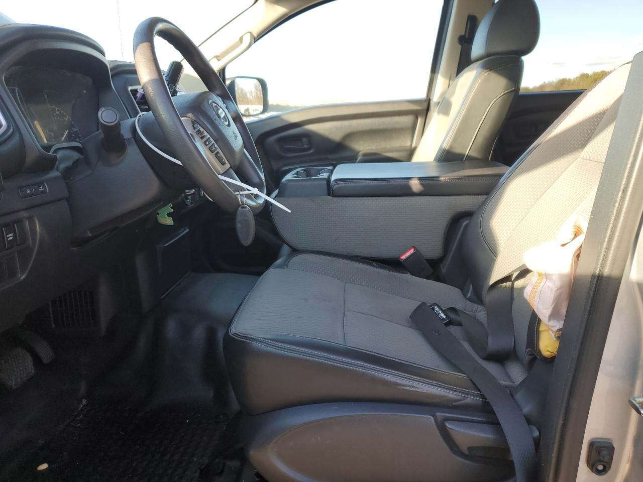 2017 Nissan Titan - Image 7
