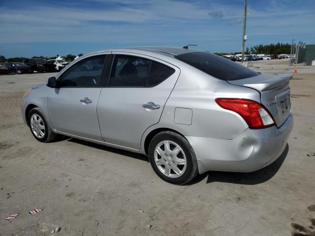  NISSAN VERSA 2014 Srebrny