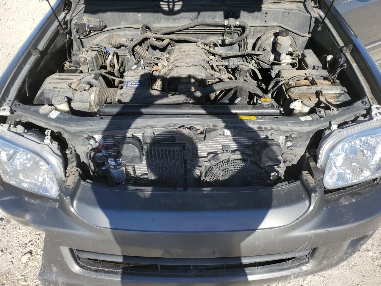 2005 Toyota Sequoia - Image 14