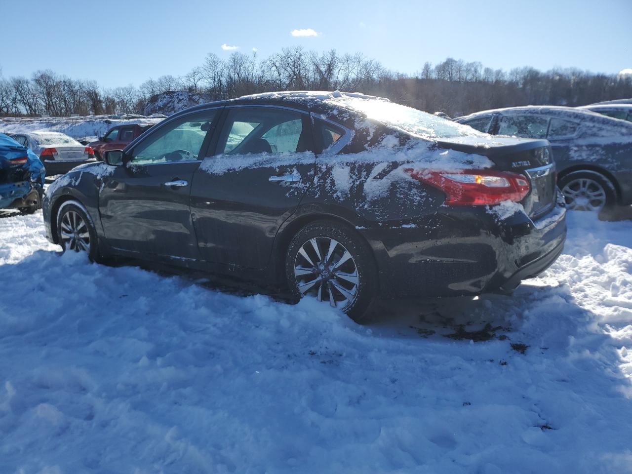 2016 Nissan Altima - Image 2