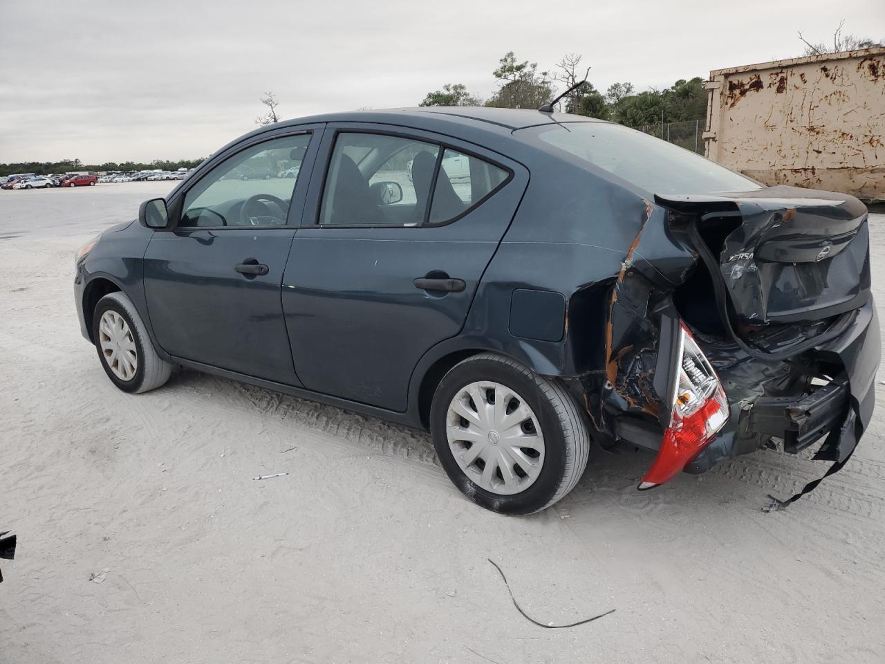 2015 Nissan Versa - Image 2