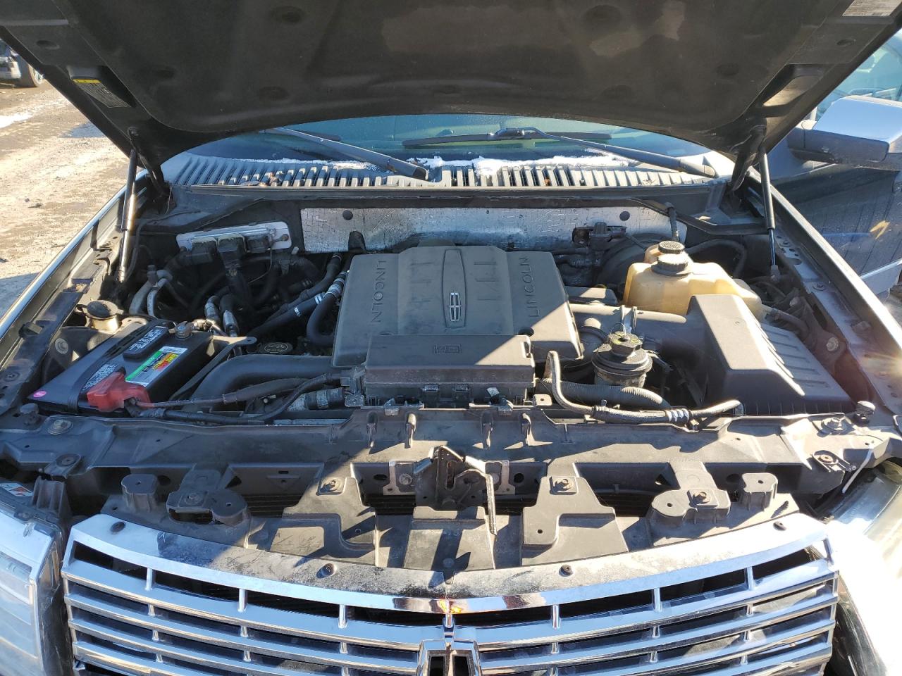2008 Lincoln Navigator - Image 12