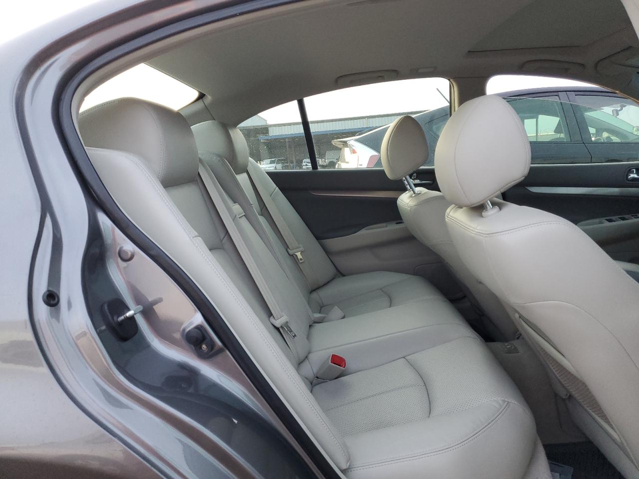 2012 Infiniti G - Image 10